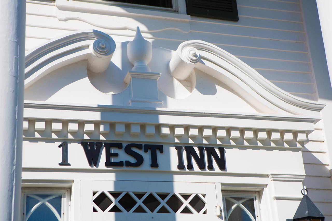 1 West Inn Waterfront Шарлоттаун Экстерьер фото